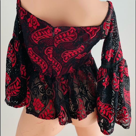 NWT $155 ROMEO & JULIET COUTURE Bohemian Black and Red LACE PEASANT TOP S - Picture 5 of 11